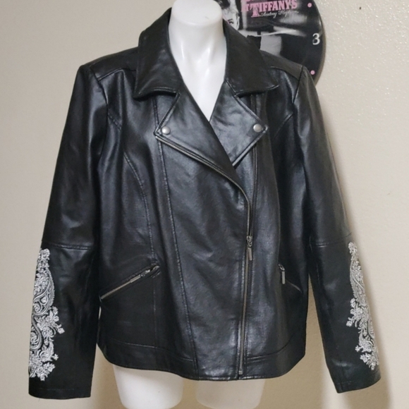 1DAY SALE PRICE 🍂 CUSTOM EMBROIDERED GENUINE LEATHER JACKET - Picture 3 of 5